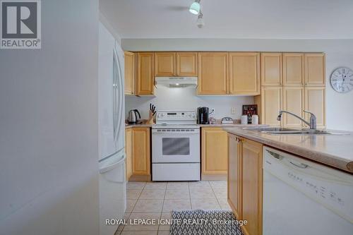 60 Haverhill Crescent, Whitby, ON - Indoor Photo Showing Kitchen With Double Sink