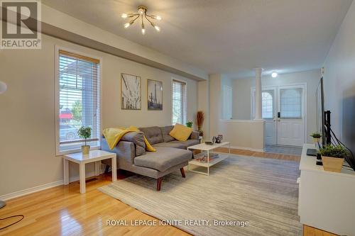 60 Haverhill Crescent, Whitby, ON - Indoor Photo Showing Living Room