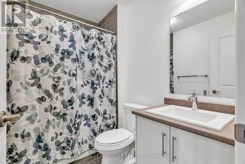 2 Velvet Drive, Whitby, ON - Indoor Photo Showing Bathroom