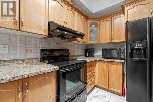 254 Shadow Place, Pickering, ON - Indoor Photo Showing Kitchen