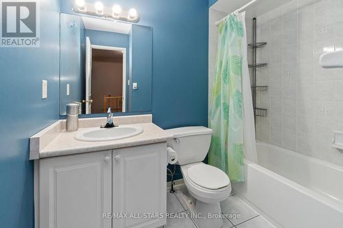 254 Shadow Place, Pickering, ON - Indoor Photo Showing Bathroom