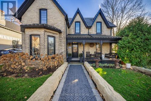 11 Catherine Avenue, Aurora, ON - Outdoor With Deck Patio Veranda With Facade