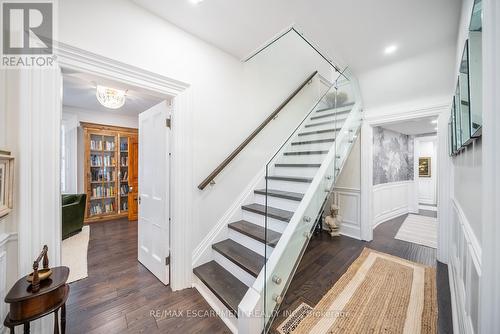 11 Catherine Avenue, Aurora, ON - Indoor Photo Showing Other Room