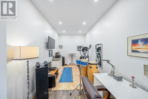 11 Catherine Avenue, Aurora, ON - Indoor Photo Showing Gym Room