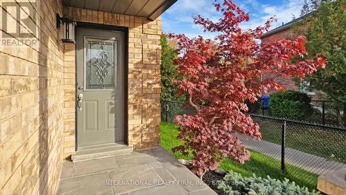 69 Bayswater Avenue, Richmond Hill, ON - Outdoor