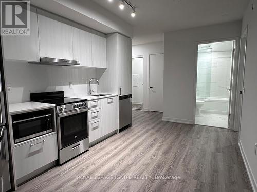 503 - 195 Commerce Street, Vaughan, ON - Indoor Photo Showing Kitchen