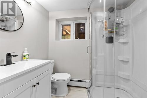 9-13 Roberts Road, St. John'S, NL - Indoor Photo Showing Bathroom