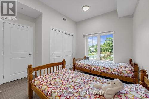 211 - 121 Mary Street, Clearview, ON - Indoor Photo Showing Bedroom