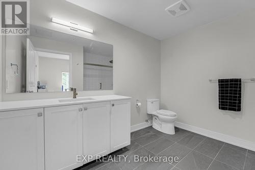 211 - 121 Mary Street, Clearview, ON - Indoor Photo Showing Bathroom