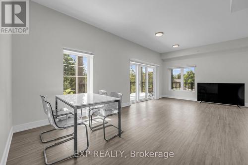 211 - 121 Mary Street, Clearview, ON - Indoor Photo Showing Living Room