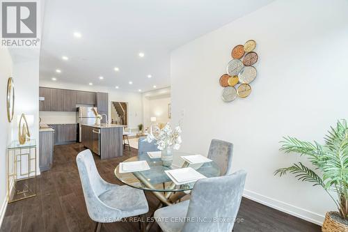 211 Fowley Drive, Oakville, ON - Indoor Photo Showing Dining Room