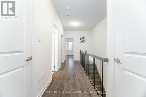 211 Fowley Drive, Oakville, ON - Indoor Photo Showing Other Room