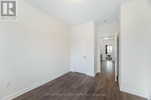 211 Fowley Drive, Oakville, ON - Indoor Photo Showing Other Room