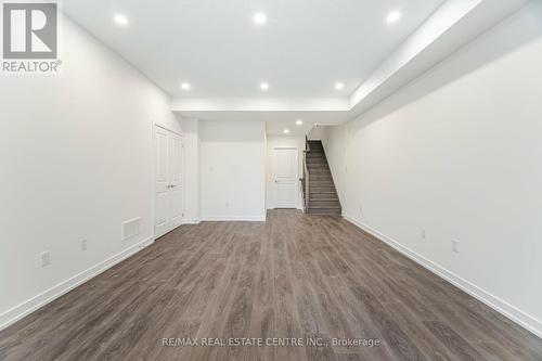 211 Fowley Drive, Oakville, ON - Indoor Photo Showing Other Room