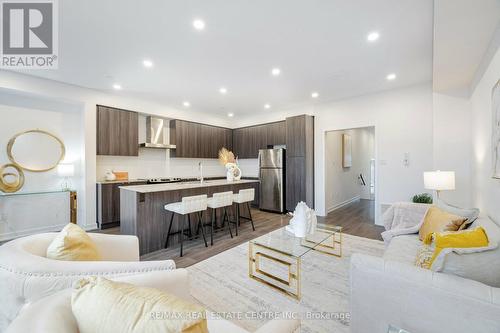 211 Fowley Drive, Oakville, ON - Indoor Photo Showing Living Room