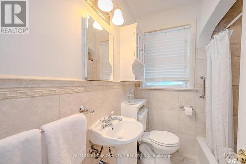 26 Reid Manor, Toronto, ON - Indoor Photo Showing Bathroom