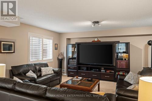 10 - 1010 Cristina Court, Mississauga, ON - Indoor Photo Showing Living Room