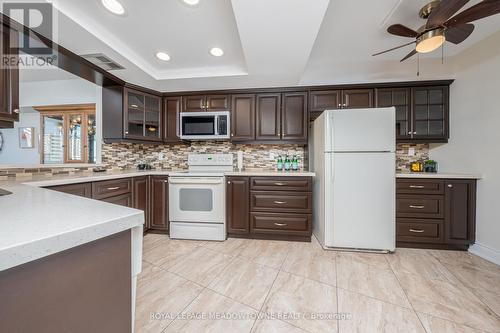 805 - 1240 Marlborough Court, Oakville, ON - Indoor Photo Showing Kitchen