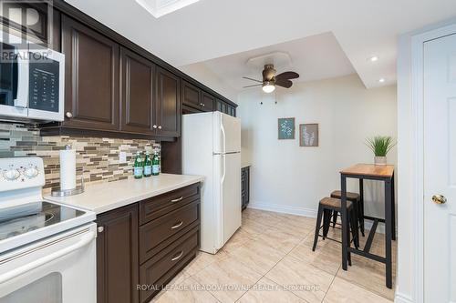 805 - 1240 Marlborough Court, Oakville, ON - Indoor Photo Showing Kitchen