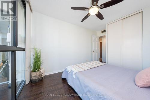 805 - 1240 Marlborough Court, Oakville, ON - Indoor Photo Showing Bedroom