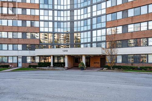 805 - 1240 Marlborough Court, Oakville, ON - Outdoor With Facade