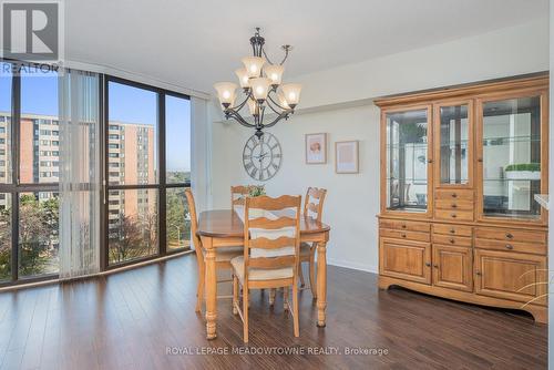 805 - 1240 Marlborough Court, Oakville, ON - Indoor Photo Showing Dining Room