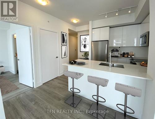 3615 - 30 Shore Breeze Drive, Toronto, ON - Indoor Photo Showing Kitchen