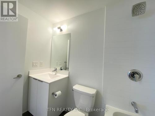 3615 - 30 Shore Breeze Drive, Toronto, ON - Indoor Photo Showing Bathroom