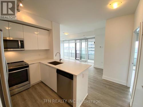 3615 - 30 Shore Breeze Drive, Toronto, ON - Indoor Photo Showing Kitchen