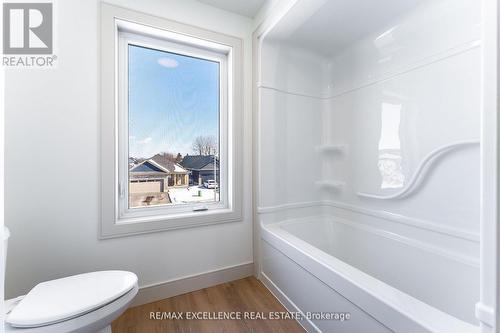 73 Trailview Drive, Tillsonburg, ON - Indoor Photo Showing Bathroom