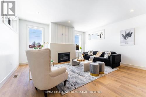 73 Trailview Drive, Tillsonburg, ON - Indoor Photo Showing Living Room With Fireplace