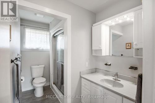 433 First Avenue E, Shelburne, ON - Indoor Photo Showing Bathroom