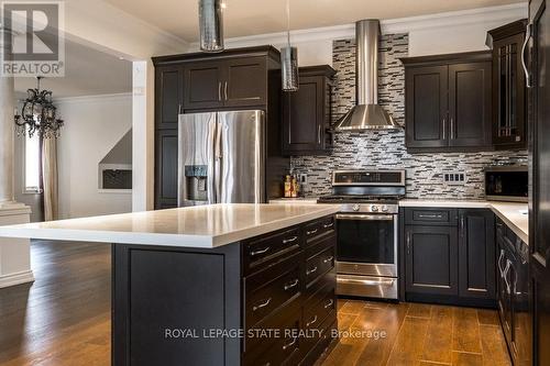 35 Holkham Avenue, Hamilton, ON - Indoor Photo Showing Kitchen With Upgraded Kitchen