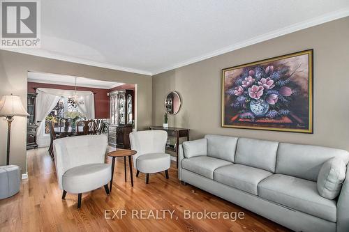 1889 Des Epinettes Avenue, Ottawa, ON - Indoor Photo Showing Living Room