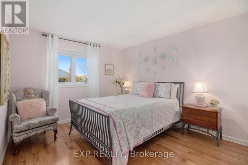 1889 Des Epinettes Avenue, Ottawa, ON - Indoor Photo Showing Bedroom