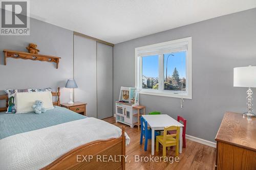 1889 Des Epinettes Avenue, Ottawa, ON - Indoor Photo Showing Bedroom