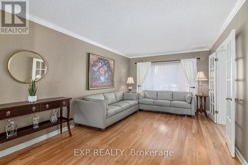 1889 Des Epinettes Avenue, Ottawa, ON - Indoor Photo Showing Living Room