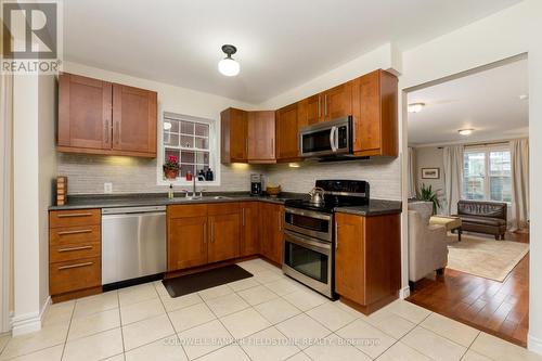 128-130 Main Street S, Halton Hills, ON - Indoor Photo Showing Kitchen