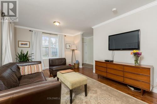 128-130 Main Street S, Halton Hills, ON - Indoor Photo Showing Living Room