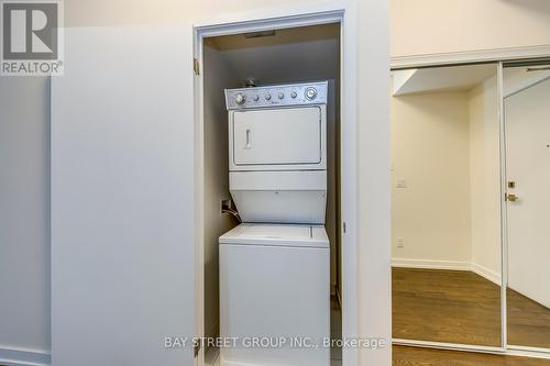 3609 - 4011 Brickstone Mews, Mississauga, ON - Indoor Photo Showing Laundry Room