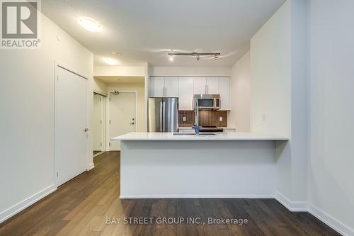 3609 - 4011 Brickstone Mews, Mississauga, ON - Indoor Photo Showing Kitchen