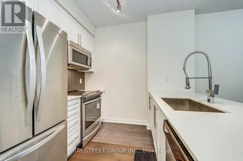 3609 - 4011 Brickstone Mews, Mississauga, ON - Indoor Photo Showing Kitchen With Stainless Steel Kitchen