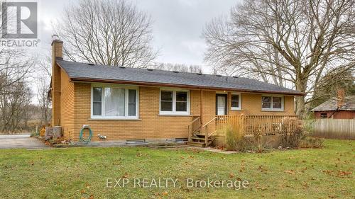 33 Golf Course Road, Woolwich, ON - Outdoor