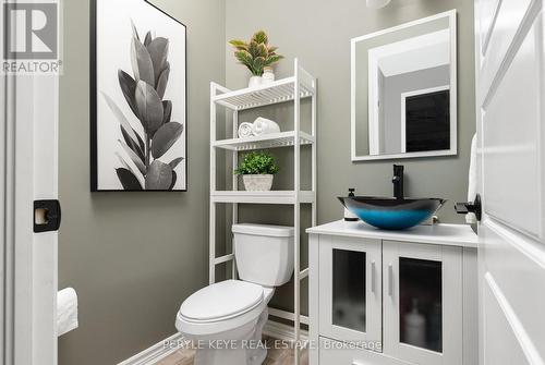 80 Chambery Street, Bracebridge, ON - Indoor Photo Showing Bathroom