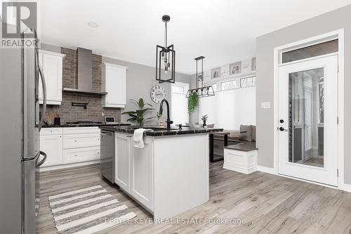 80 Chambery Street, Bracebridge, ON - Indoor Photo Showing Kitchen With Upgraded Kitchen