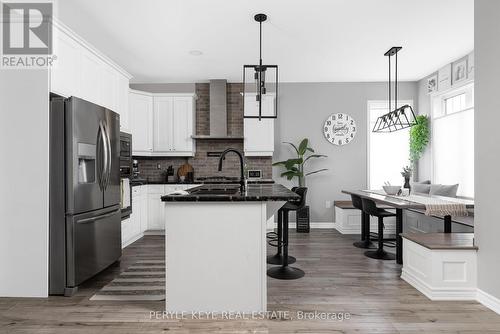 80 Chambery Street, Bracebridge, ON - Indoor Photo Showing Kitchen With Upgraded Kitchen