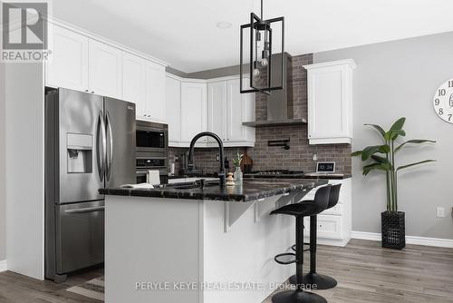 80 Chambery Street, Bracebridge, ON - Indoor Photo Showing Kitchen With Upgraded Kitchen