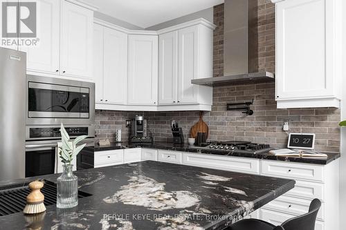 80 Chambery Street, Bracebridge, ON - Indoor Photo Showing Kitchen With Upgraded Kitchen