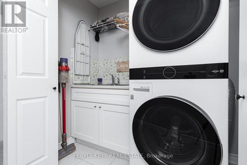 80 Chambery Street, Bracebridge, ON - Indoor Photo Showing Laundry Room