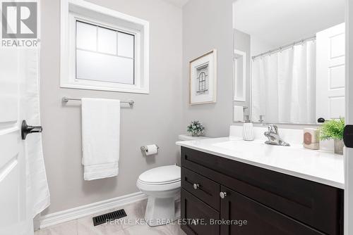 80 Chambery Street, Bracebridge, ON - Indoor Photo Showing Bathroom